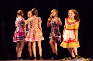 7° MOSTRA CULTURAL DO GRUPO DE DANÇA VOZES DO CORPO LEVA PÚBLICO AO MUNDO DE IMAGINAÇÃO