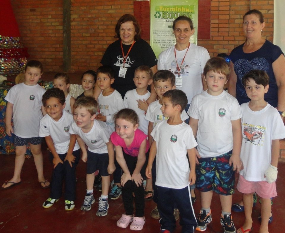 RODA DE LEITURA PARTICIPA DE EVENTO E LEVA MAIS DE 800 PESSOAS AO MUNDO DA IMAGINAÇÃO