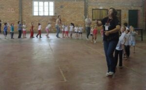 RODA DE LEITURA PARTICIPA DE EVENTO E LEVA MAIS DE 800 PESSOAS AO MUNDO DA IMAGINAÇÃO