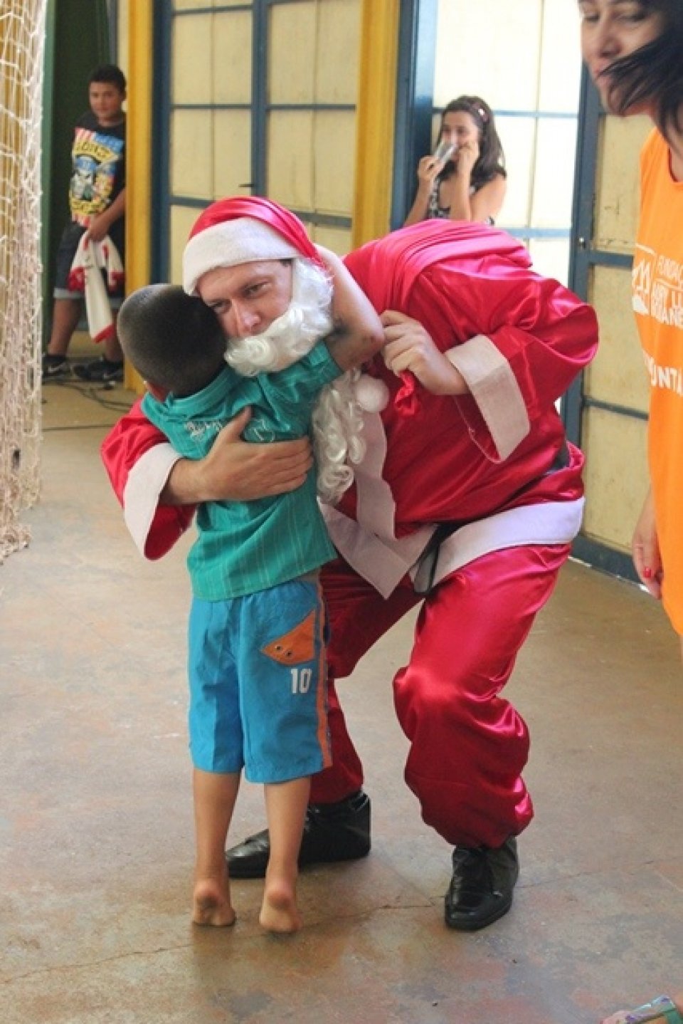 FALB REALIZA NATAL PARA O VERDE VIDA
