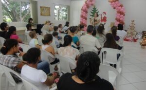 KOMBI BIBLIOTECA LEVA AS CRIANÇAS AO MUNDO DA IMAGINAÇÃO