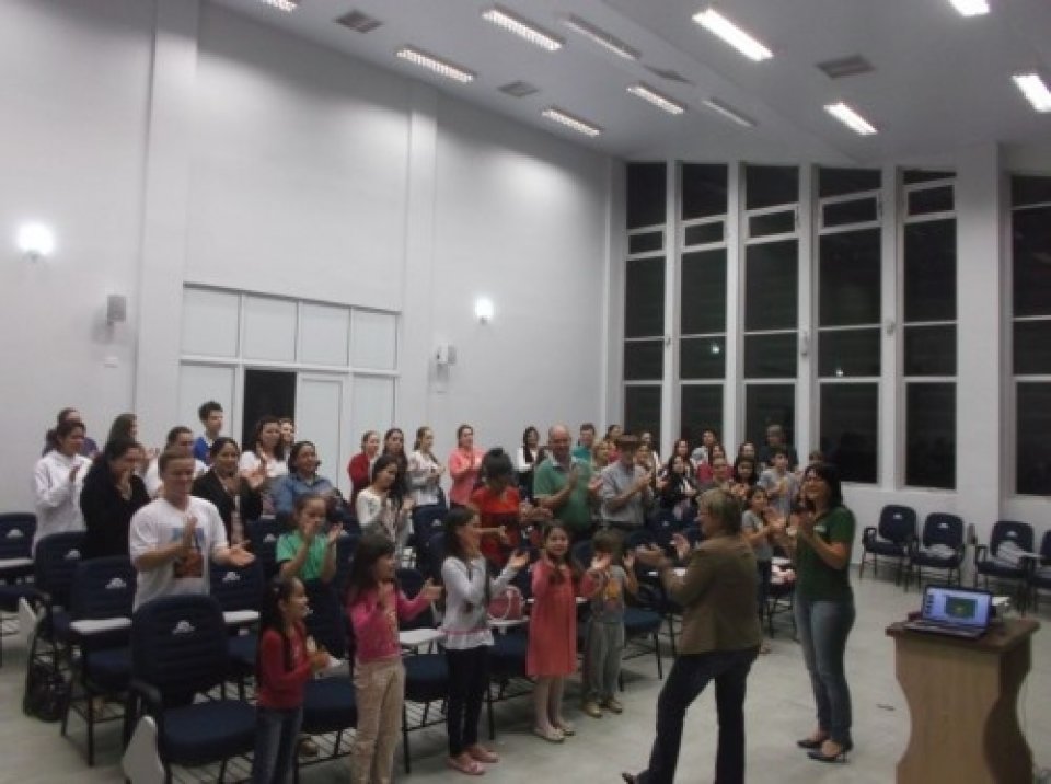 REUNIÃO COM OS PAIS DOS ALUNOS DO GRUPO DE DANÇA VOZES DO CORPO