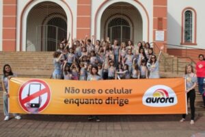 GRUPO DE DANÇA VOZES DO CORPO REALIZA REUNIÃO COM OS PAIS E ALUNOS, APÓS PARTICIPAM DE CAMINHADA