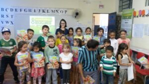 A TURMINHA DA RECICLAGEM VISITA VÁRIAS ESCOLAS
