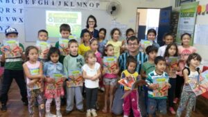 A TURMINHA DA RECICLAGEM VISITA VÁRIAS ESCOLAS