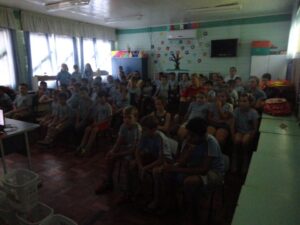 A TURMINHA DA RECICLAGEM VISITA VÁRIAS ESCOLAS