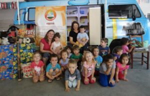 Contação de histórias e roda de leitura a 1.195 crianças e adolescentes