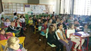 A Turminha da Reciclagem incentiva os alunos a trocar as informações com seus familiares