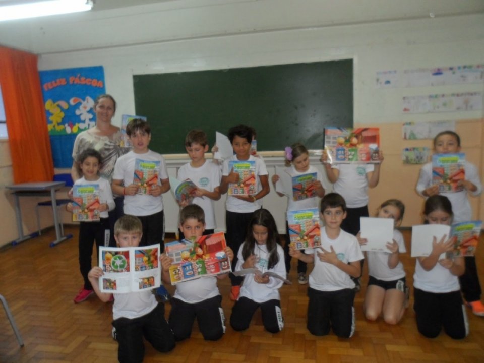 A Turminha da Reciclagem incentiva os alunos a trocar as informações com seus familiares