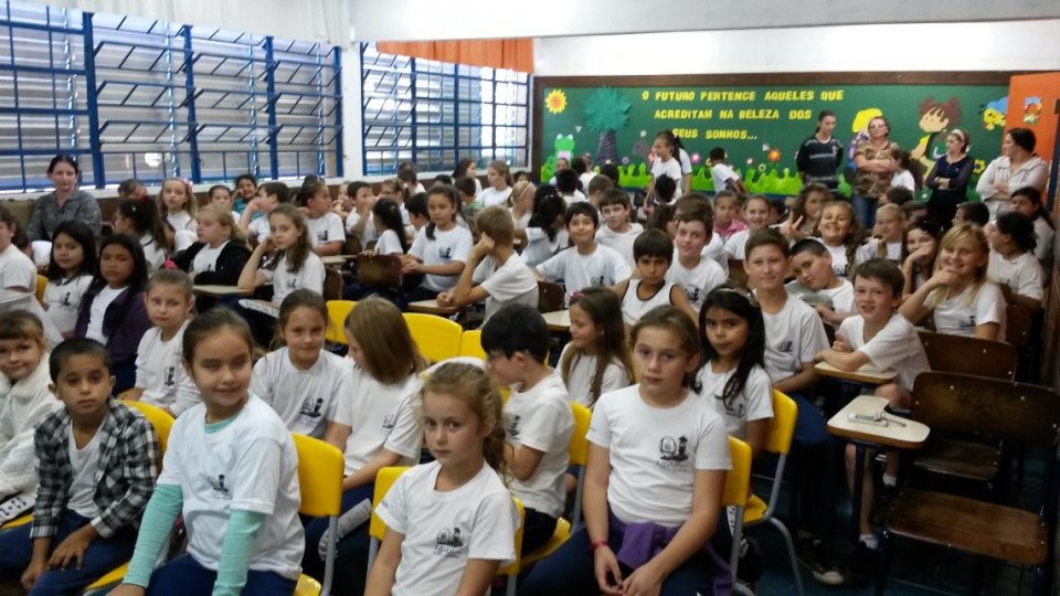 A Turminha da Reciclagem incentiva os alunos a trocar as informações com seus familiares