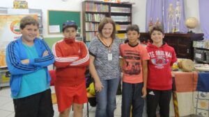 Um livro, além de modesto, é prático...