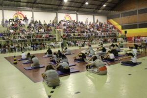 Evento em comemoração ao Dia da Dança com alunos e familiares do Grupo de Dança da Falb