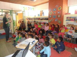 A Turminha da Reciclagem-RS diverte alunos com os personagens da turminha