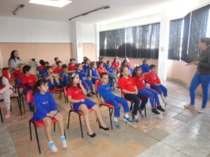 A Turminha da Reciclagem-RS diverte alunos com os personagens da turminha