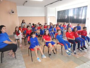 A Turminha da Reciclagem-RS diverte alunos com os personagens da turminha