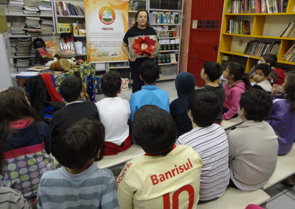 Roda de Leitura e Contação de História participam de semana em comemoração ao dia do livro