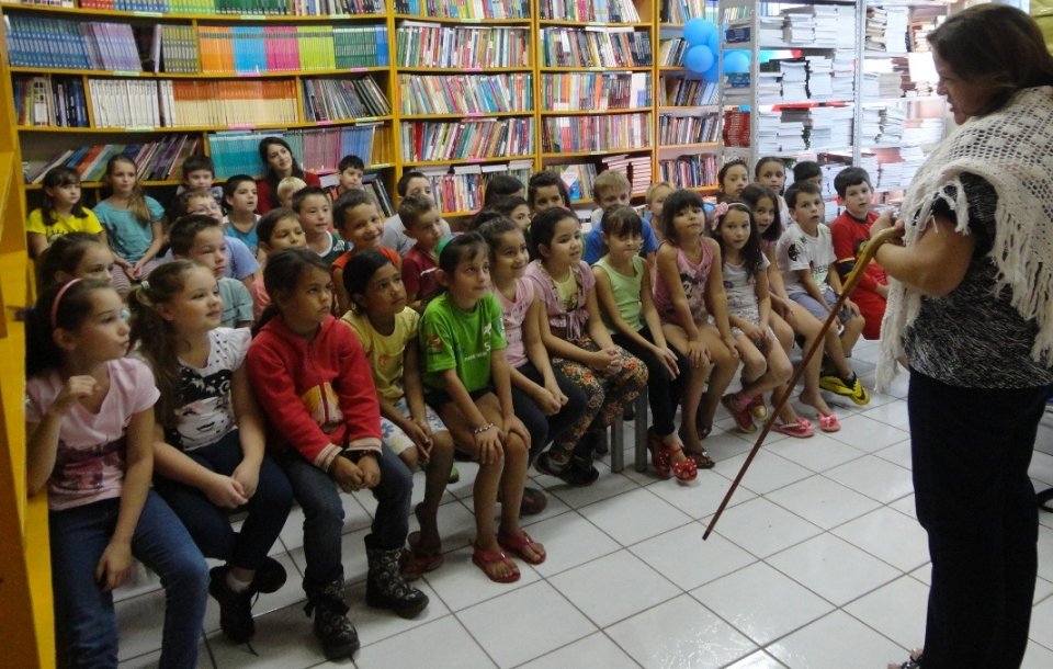 Roda de Leitura e Contação de História participam de semana em comemoração ao dia do livro