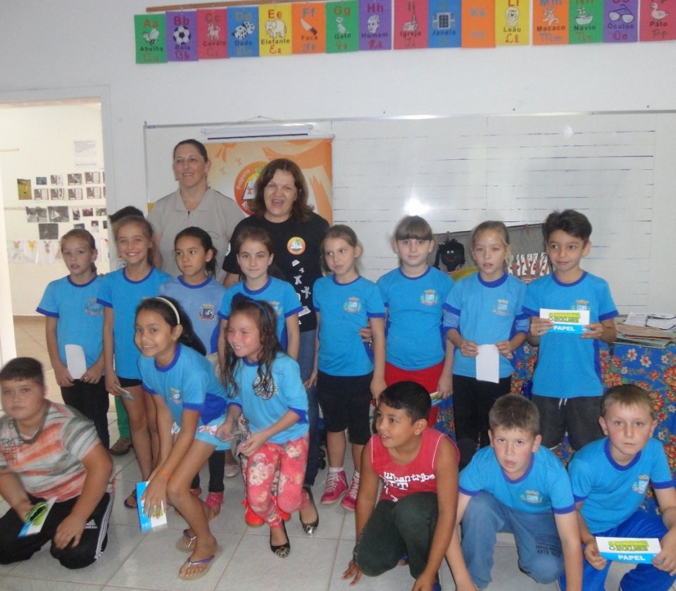 Contar para fazer lembrar, contar para mover montanhas e céus”.