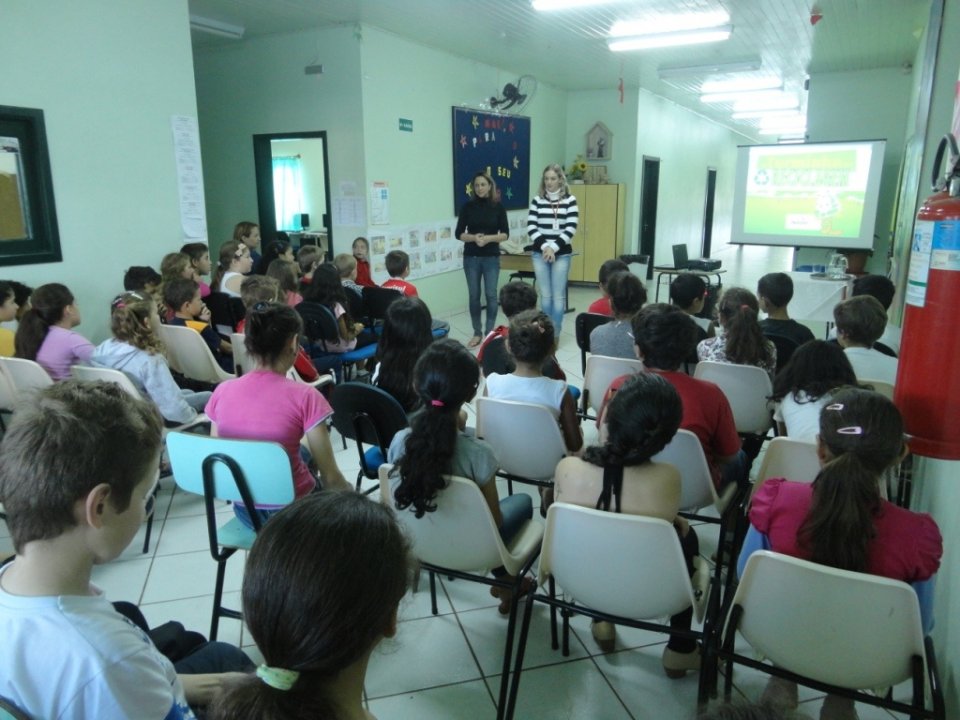 A Turminha da Reciclagem atende mais de 700 alunos no RS