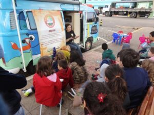 O livro  é um  antídoto contra a ignorância...