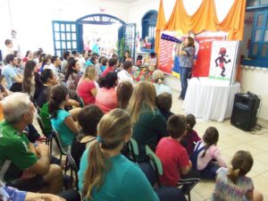Roda de Leitura e Contação de História atende várias escolas da região