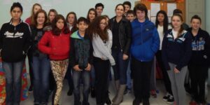 Roda de Leitura e Contação de História realiza brincadeiras com jogos literários em escolas