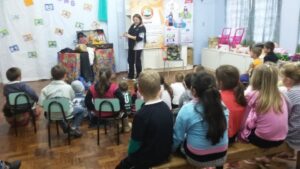 RODA DE LEITURA E TURMINHA DA RECICLAGEM NO DIA C DE COOPERAR