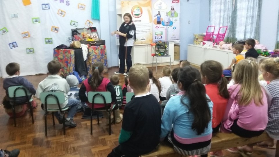 RODA DE LEITURA E TURMINHA DA RECICLAGEM NO DIA C DE COOPERAR