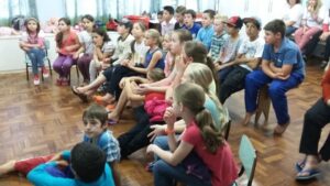 RODA DE LEITURA E TURMINHA DA RECICLAGEM NO DIA C DE COOPERAR