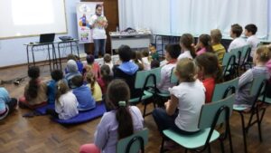 RODA DE LEITURA E TURMINHA DA RECICLAGEM NO DIA C DE COOPERAR