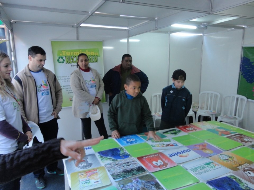 Turminha da Reciclagem no dia C de Cooperar no Rio Grande do Sul