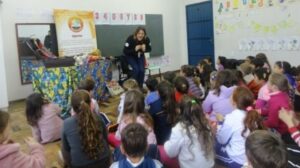 RODA DE LEITURA E CONTAÇÃO DE HISTÓRIA ESTIMULAM A LEITURA E A FORMAÇÃO DE LEITORES...