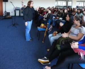 Programa Roda de Leitura e Contação de História participam de formação pedagógica