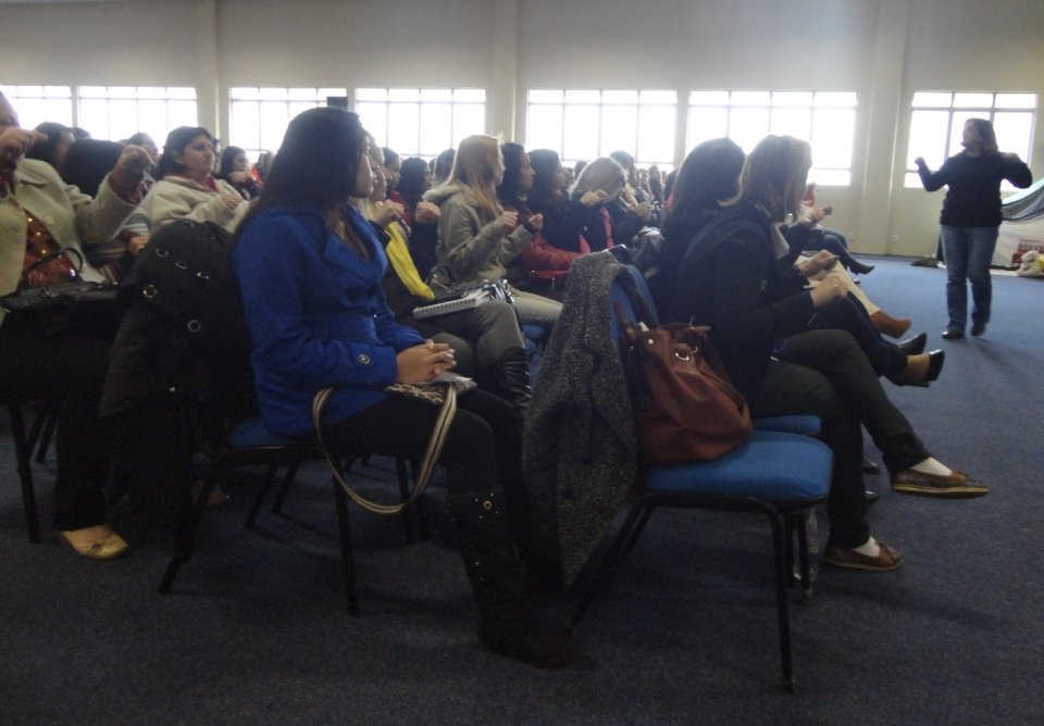 Programa Roda de Leitura e Contação de História participam de formação pedagógica