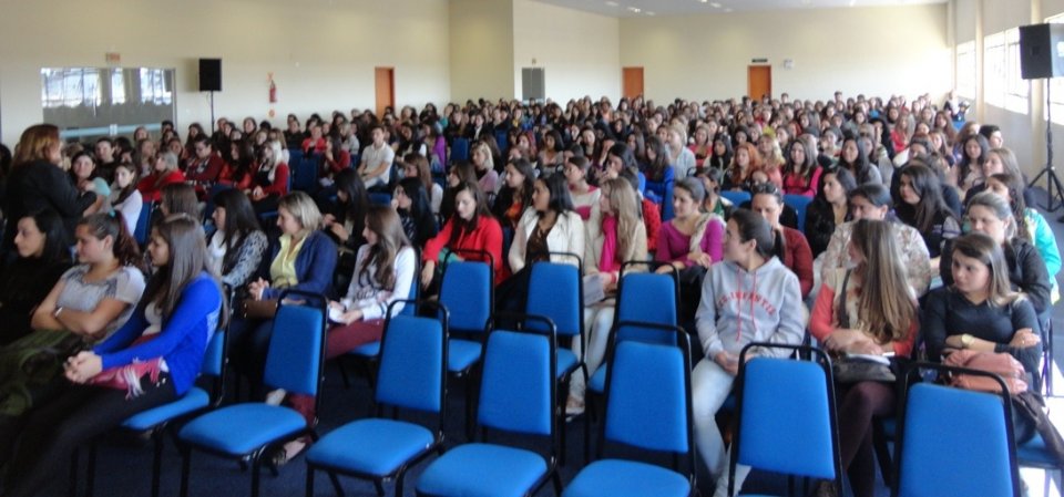 Programa Roda de Leitura e Contação de História participam de formação pedagógica