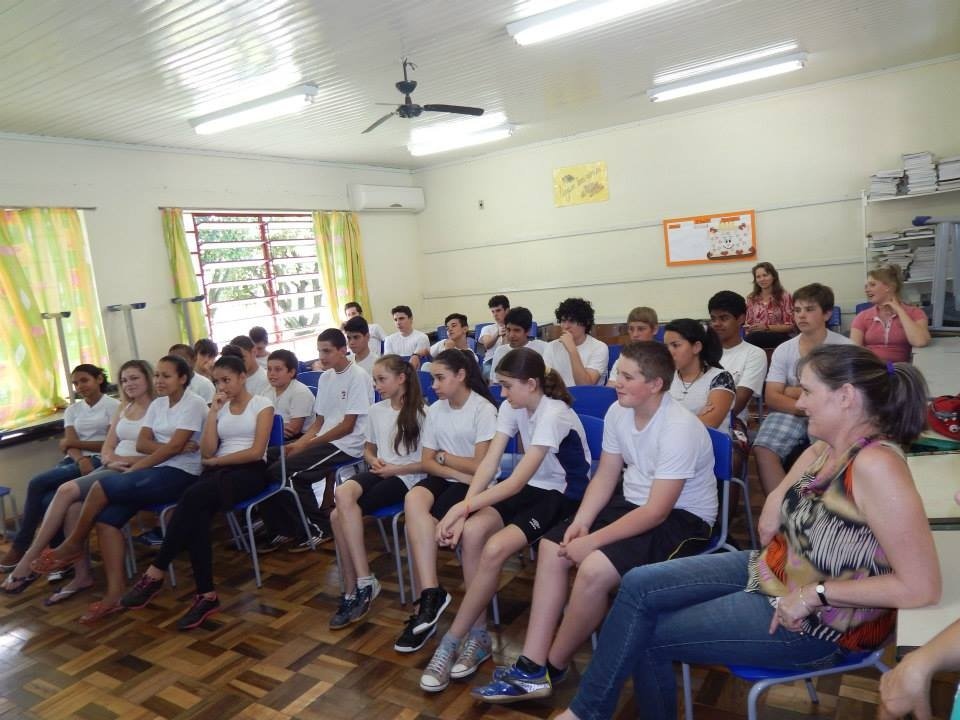 Vivendo Saúde realiza oficinas em escolas