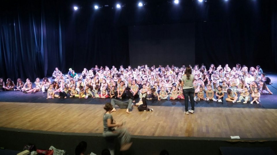Projeto Dança atendeu 200 crianças e adolescentes em 2015