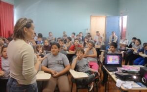 ALUNOS EMPOLGADOS COMO SEMPRE COM A TURMINHA DA RECICLAGEM