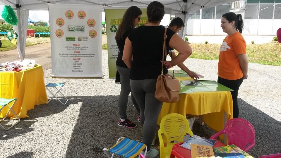 FALB participa de feira de agronegócio
