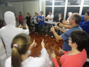 ATITUDE AGORA SENSIBILIZA FUNCIONÁRIOS COM PALESTRA MOTIVACIONAL