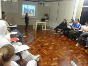 ATITUDE AGORA SENSIBILIZA FUNCIONÁRIOS COM PALESTRA MOTIVACIONAL