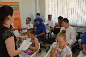 Família é tudo realiza treinamento para empregados