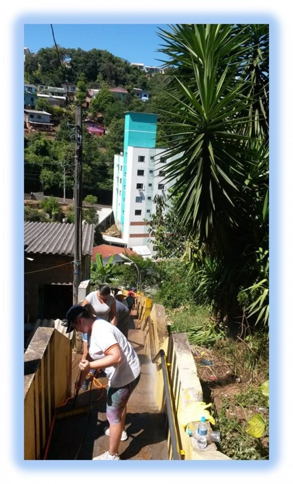 Associação de moradores e voluntários do amigo energia revitalizam escadaria em Herval d'Oeste-SC