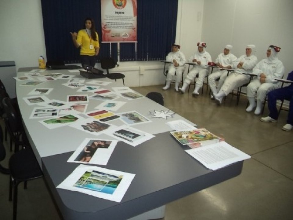 PROGRAMA FAMÍLIA É TUDO REALIZA CAPACITAÇÃO