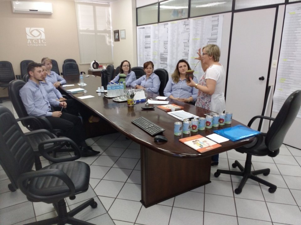 Família é Tudo realiza treinamento para empregados da ACIC-Chapecó-SC