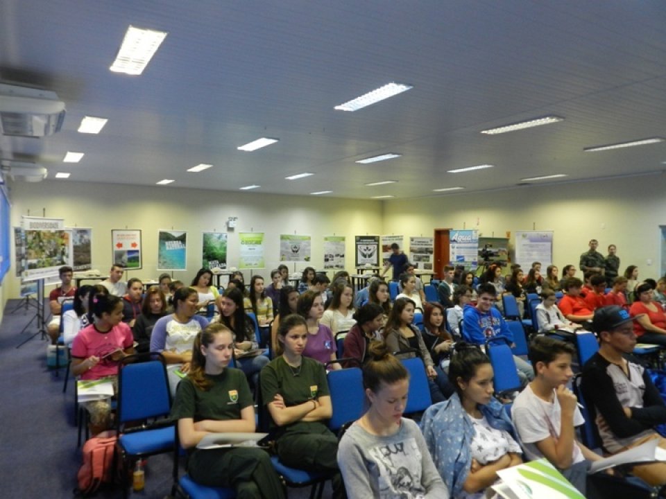 A Turminha da Reciclagem participa do 2° Ciclo de PalestrasÁgua em Foco em Chapecó-SC