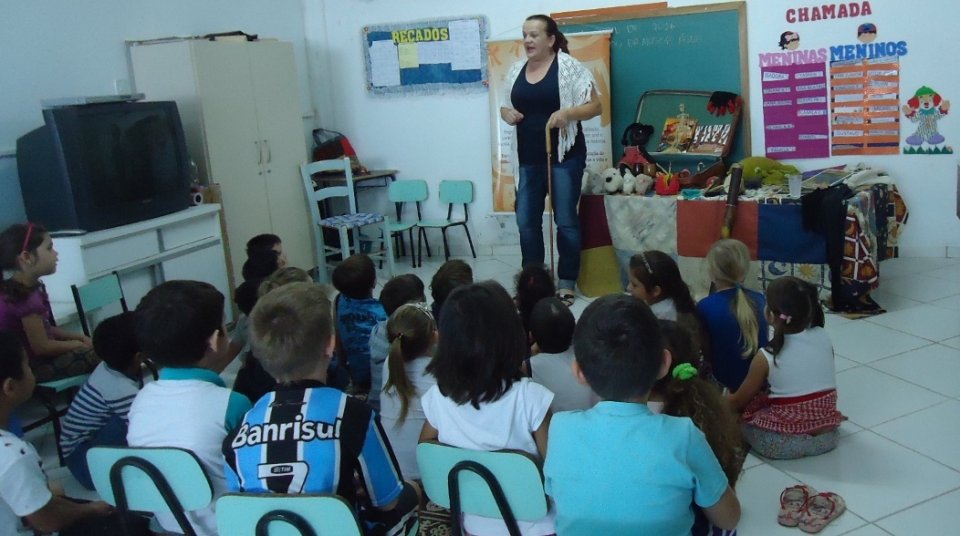 A história é importante alimento da Imaginação.
