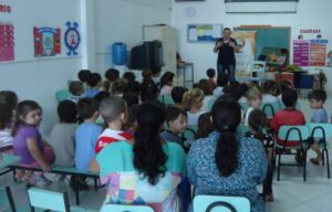 A história é importante alimento da Imaginação.