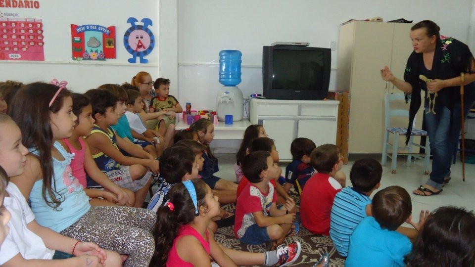 A história é importante alimento da Imaginação.