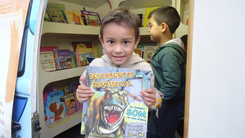 Eu vou contar uma história, agora preste atenção (...)